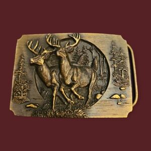 Vtg BERGAMOT 1990 Elk Deer Hunter Outdoorsman Belt Buckle